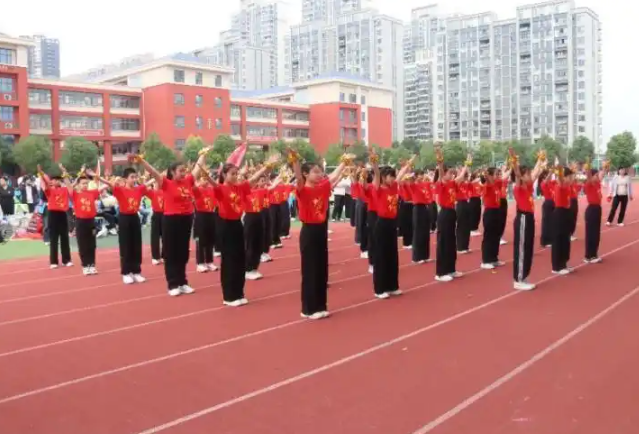 促进不同学段学生之间的交流为给互相学习的渠道 促进不同学段学生之间的交流为给互相学习的渠道